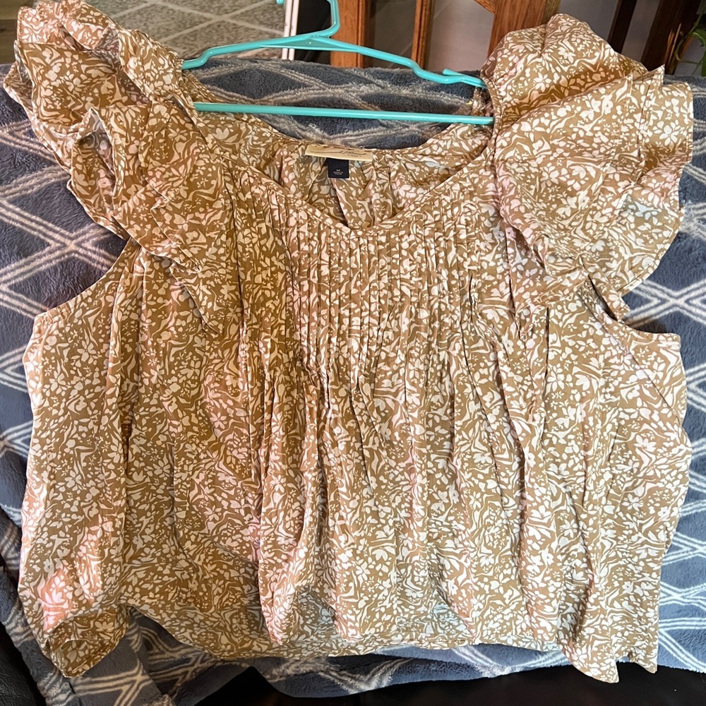 Universal Thread Tan Floral Blouse